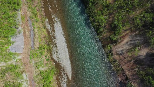 ドローン　清津峡、瀬戸渓谷　俯瞰　下降