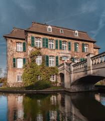 Fototapeta na wymiar Schloss Linnep in Ratingen Europa