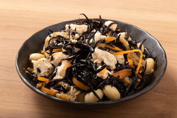 ひじきと豆腐の煮物