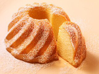 Gugelhupf Zitronenkuchen mit Puderzucker