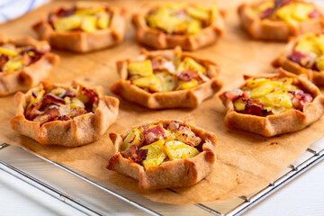 Traditional open pies (kalitki).