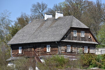 Fototapeta na wymiar Skansen w Lublinie, stare budownictwo, domy, drewniane, etnograficzne