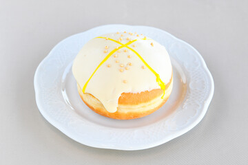 Donuts photoshoot. Food photography and editing. Cilekli, muzlu, Cikolatali donut.