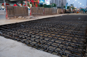 Square wire mesh for rebuilt road floor