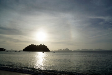 Fototapeta na wymiar afternoon mood at a tropical beach on palawan island