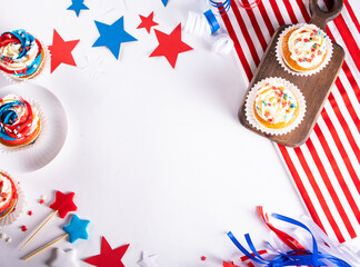 Obraz premium Independence Day Fourth of July USA American patriotic party. Cupcakes with american symbols.