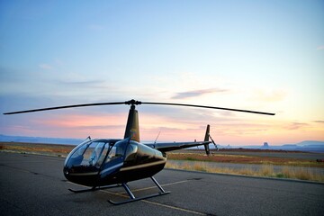 Hubschrauber in der Morgendämmerung © Peter