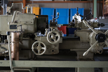 Cutting with a turret lathe
