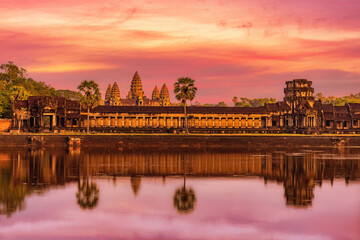 Naklejka premium Angkor Wat temple at sunset near Siem Reap, Cambodia