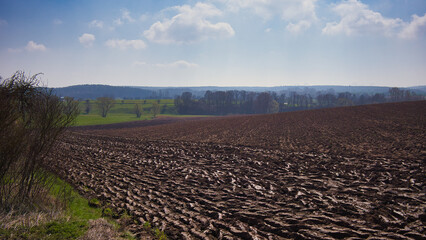 Feld, Acker Feld am Thüringer Mühlenradweg in Richtung Eisenberg, Thüringen, Deutschland 