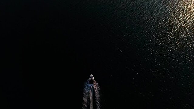 bote in guatape's dam