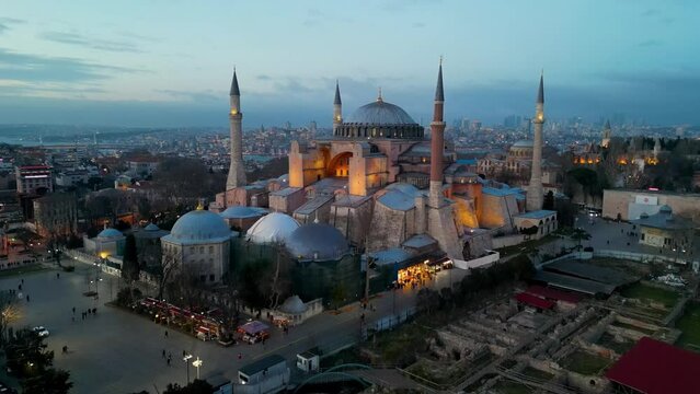  Drone - Hagia Sophia, Istanbul, Turkey 2023 - Flying towards the mosque and orbiting right