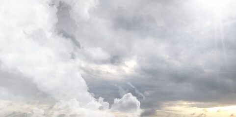 Obraz premium Dark storm sky with light patch in the center