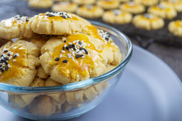 Chui kao so is one of the most popular pastries in Medan and originally came from mainland China. With a savory and crunchy peanut taste