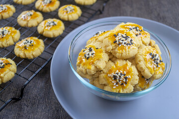Chui kao so is one of the most popular pastries in Medan and originally came from mainland China. With a savory and crunchy peanut taste