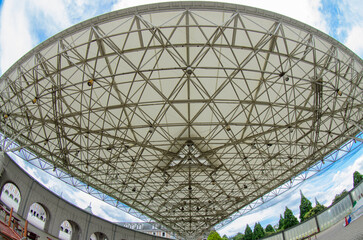 屋外広場の屋根