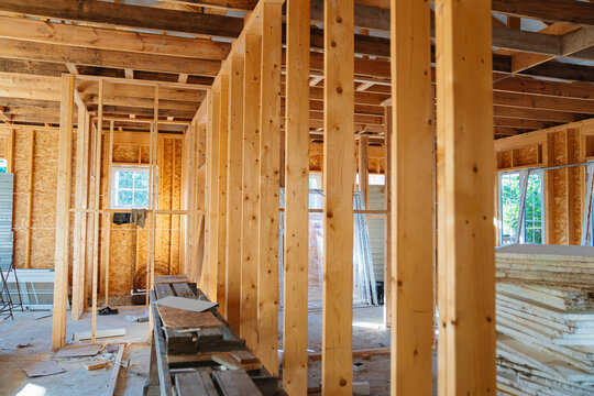 The internal structure of the block wooden house consists of wooden bars