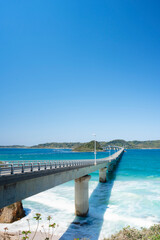【縦写真】山口県下関市の角島大橋
