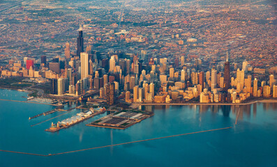 Naklejka premium Overlook of the Chicago skyline on a Hazy Summer Day