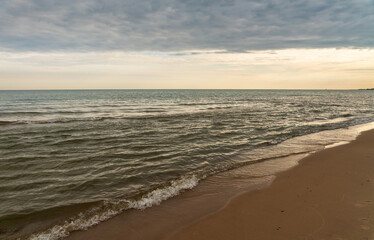 Fototapeta na wymiar Coastline at Lake Michigan's Indiana Dunes National Park