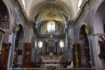 Fototapeta na wymiar Nef de l'église à Penta di Casinca en Corse