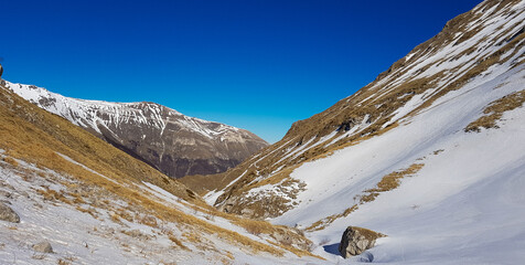 Montagne cime e neve