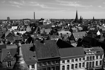 Blick von der Burg Gravensteen der Grafen von Flandern auf die historische Altstadt Dächern und...