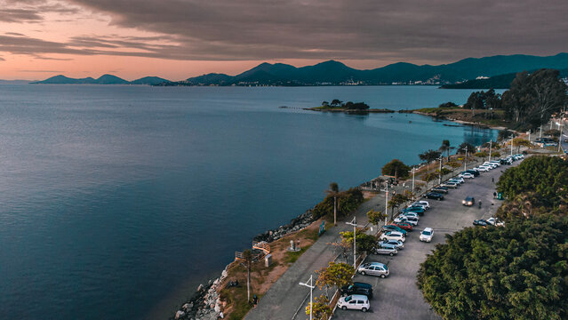 Beira Mar Ilha Cidade Centro Floripa Florian&oacute;polis Santa Catarina Ba&iacute;a Norte Estrada Rua Barcos Pontes Viagem Viajar Ver&atilde;o Turismo Trapiche Herc&iacute;lio Luz Carros Catarinense Drone Paisagem Manezinho