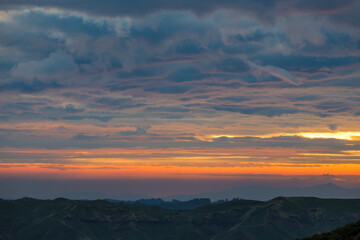 仙酔峡の朝焼け（熊本県阿蘇）