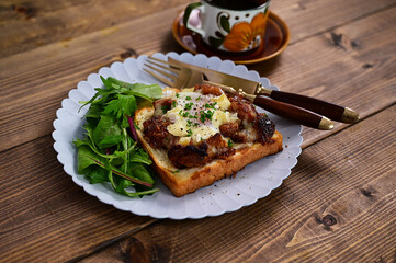 唐揚げチーズたまごトースト