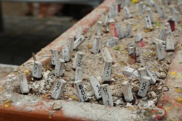 close up of an rusty plate
