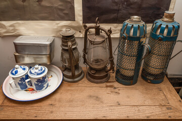 Historical Memories Kerosene Lamp Thermos Lunch Box Tea Cup Retro Nostalgia