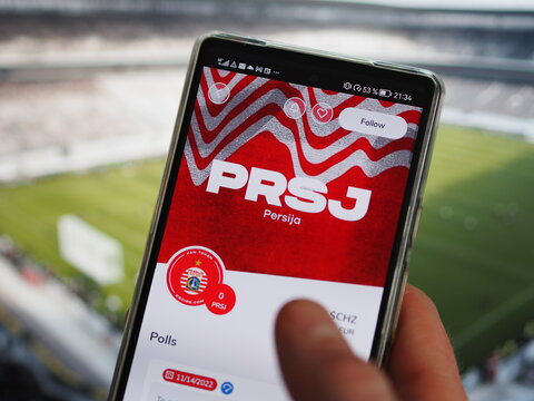 May 12th 2023. A fan of Persija looks at his team's token PRSJ on Socios app, the $PRSJ marketcap of the Jakarta nft on a screen.