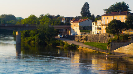 Villeneuve-sur-Lot, pendant le coucher du soleil
