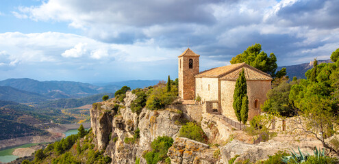 Fototapeta na wymiar Tourism in Spain- Church of Siurana