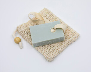 Savon solide écologique pour le corps avec son sac