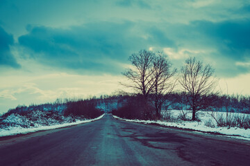 Fototapeta na wymiar empty asphalt road in winter