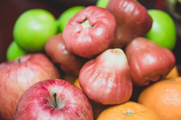 red and green apples