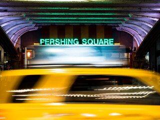 Pershin Square Plaza bei Nacht, Manhattan, New York
