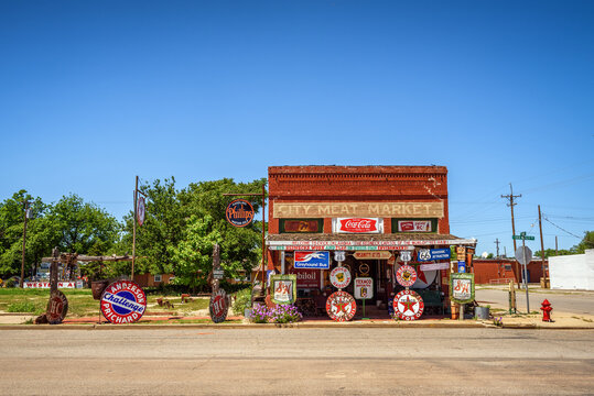 ERICK, OKLAHOMA, USA - MAY 12, 2016 : Sandhills Curiosity Shop located in Erick's oldest building - the City Meat Market. It is a large collection of crazy Route 66 memorabilia.