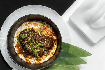 Braised veal cheeks with mashed potatoes
