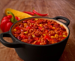 Chili con carne im Kochtopf