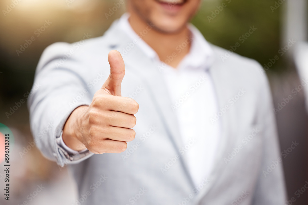 Poster im happy with the service. shot of an unrecognizable businessperson showing a thumbs up outside.