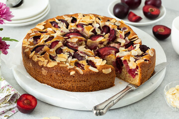  delicious plum and almond cake