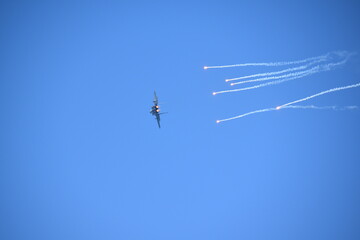 f15 releasing flairs during Israel independence day airshow