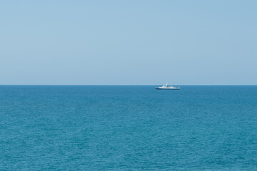 Obraz premium coast guard ship on the sea horizon