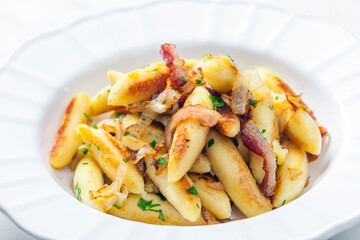 schupfnudeln with bacon,onion and parsley
