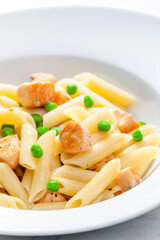 pasta penne with salmon and green peas