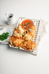 Obraz na płótnie Canvas Wonton wantan chinese dim sum food dumpling street food
