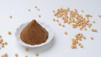大豆と味噌｜日本の米こうじ味噌　イメージ